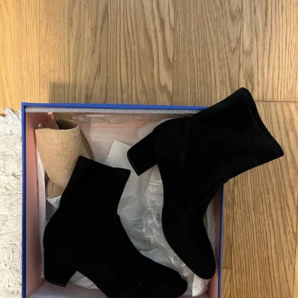 New with box Stuart Weitzman suede booties
